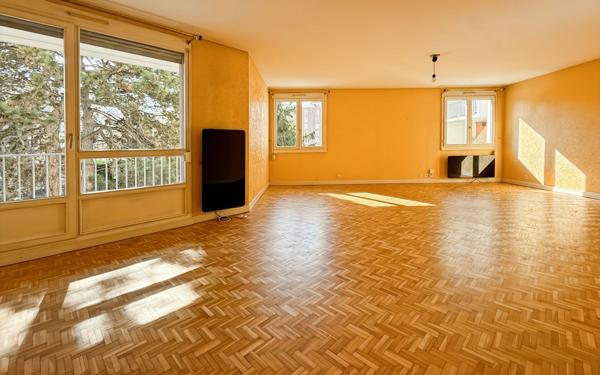 Appartement à vendre    4 pièces •  Lyon 8