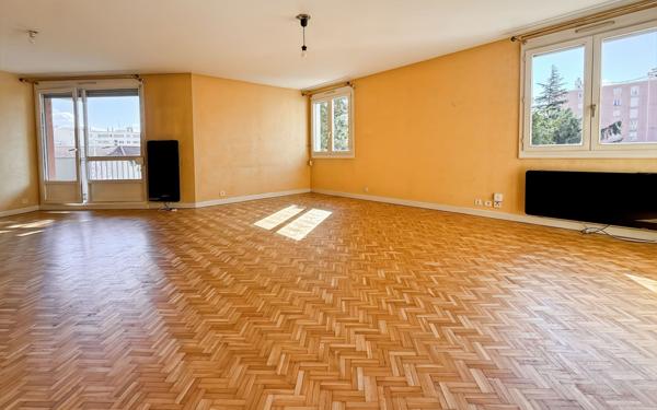 Appartement à vendre    4 pièces •  Lyon 8