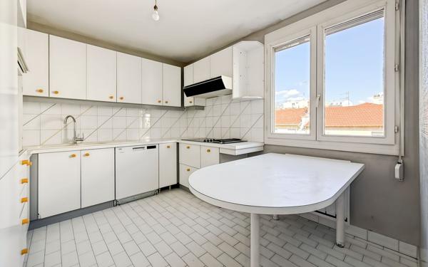 Appartement à vendre    4 pièces •  Lyon 8