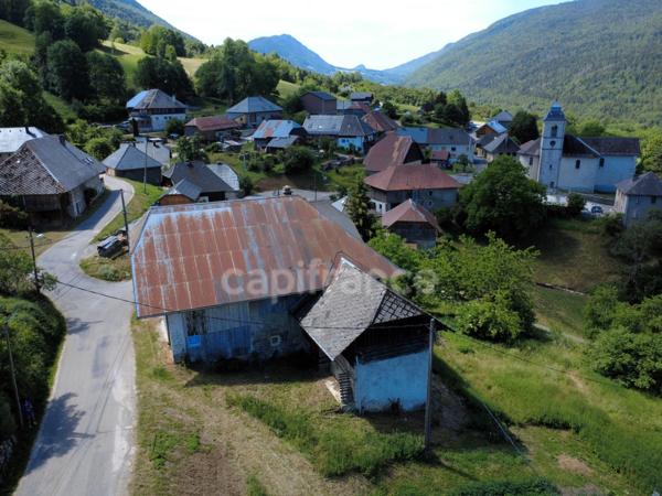 Maison T4 82m² avec Grange 300m² à rénover