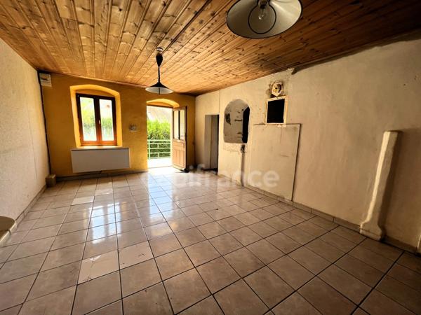 Maison T4 82m² avec Grange 300m² à rénover