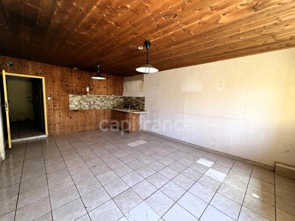 Maison T4 82m² avec Grange 300m² à rénover