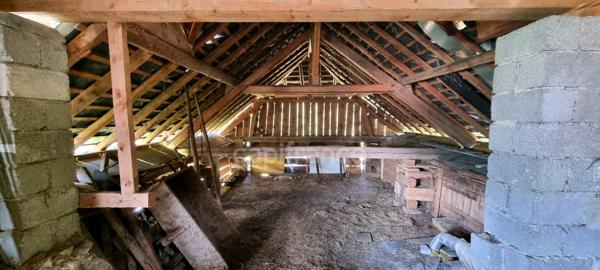 Maison T4 82m² avec Grange 300m² à rénover