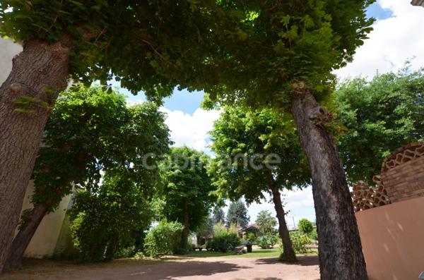 PROPRIÉTÉ BOURGEOISE DE 395 M2 AU COEUR D'UN PARC PAYSAGÉ DE 2 487 M2, CENTRE VILLE