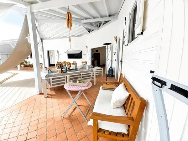 Villa d'exception de plain-pied 6 pièces, avec piscine, vue montagne – Le Gosier LE GOSIER (971)