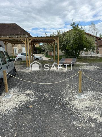 Place de stationnement double avec carport