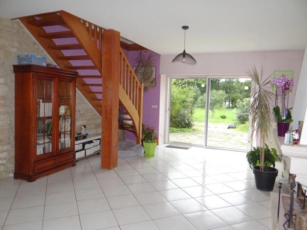 MAISON 6 PIECES DE 248 m²