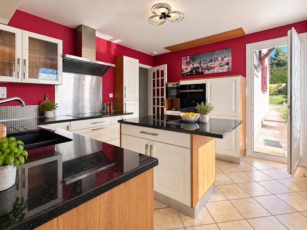 Maison Cournon D Auvergne 4 pièce(s) 106 m2