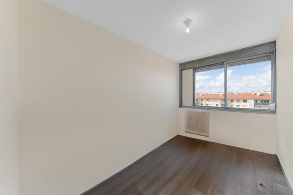 Appartement T3 de 66 m2 en dernier étage, proche centre-ville avec balcon, garage , cave et ascenseur