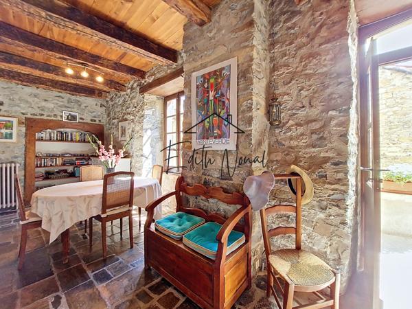 Aguessac (12520) Maison de charme en pierre, 79 m², deux chambres, terrasse aux portes des Gorges du Tarn