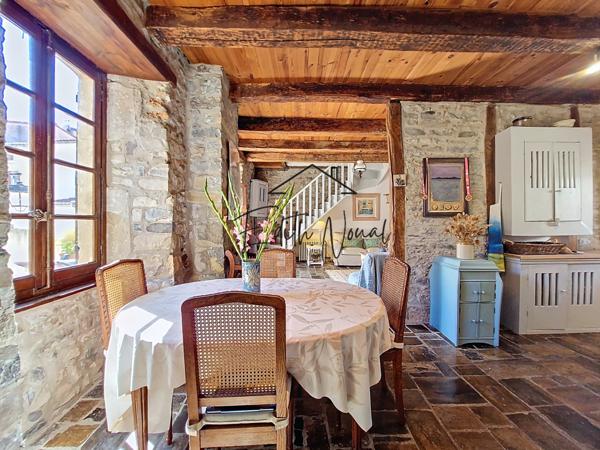 Aguessac (12520) Maison de charme en pierre, 79 m², deux chambres, terrasse aux portes des Gorges du Tarn