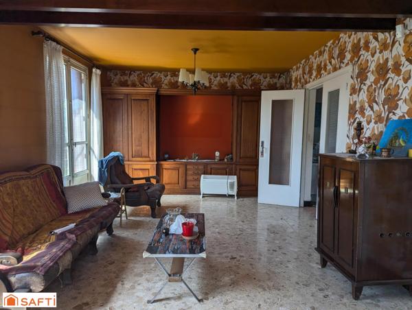 Maison + 9 garages sur terrain divisible de 2 000 m² – Fort potentiel