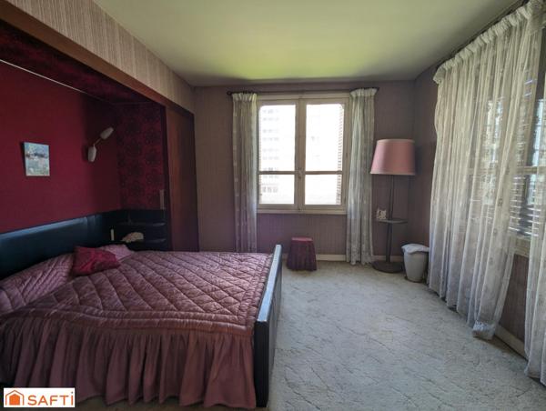 Maison + 9 garages sur terrain divisible de 2 000 m² – Fort potentiel