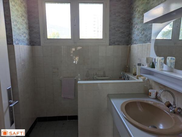 Maison + 9 garages sur terrain divisible de 2 000 m² – Fort potentiel