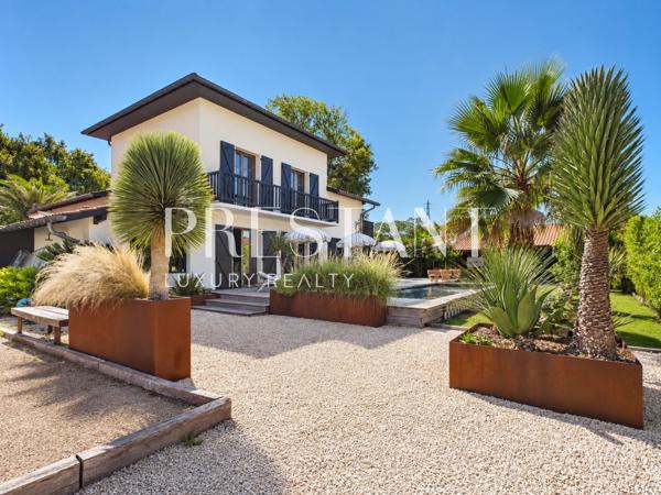 Domaine de Brindos, Anglet : Spacieuse villa avec piscine, ANGLET