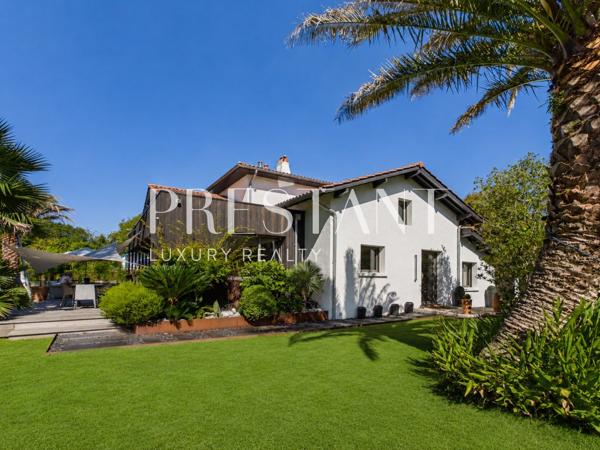 Domaine de Brindos, Anglet : Spacieuse villa avec piscine, ANGLET