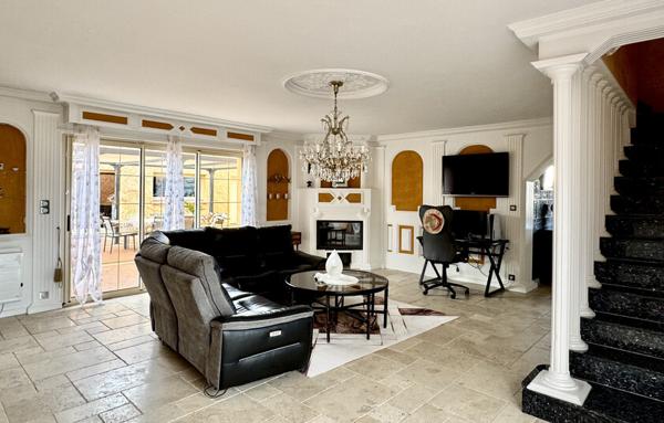 Magnifique Maison 6 Pièces avec terrasse et garage à Saint-Pantaléon-de-Larche