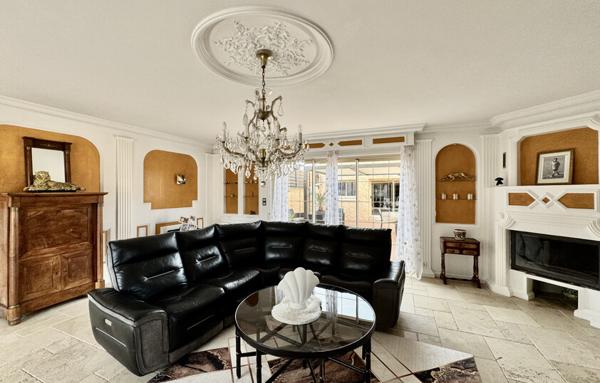 Magnifique Maison 6 Pièces avec terrasse et garage à Saint-Pantaléon-de-Larche