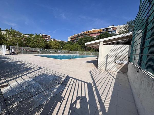 Appartement Fontenay Le Fleury 3 pièce(s) 55 m2