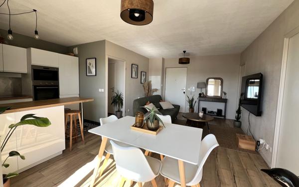 Appartement à vendre    4 pièces • 77,55 m2 Le Bouscat