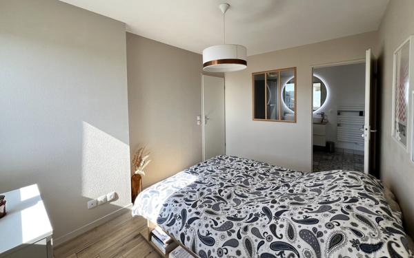 Appartement à vendre    4 pièces • 77,55 m2 Le Bouscat