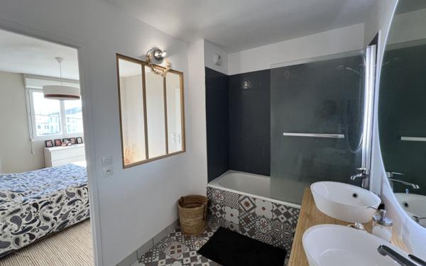 Appartement à vendre    4 pièces • 77,55 m2 Le Bouscat