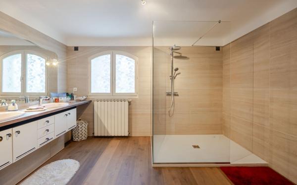 Maison à vendre    7 pièces • 196 m2 Saubrigues