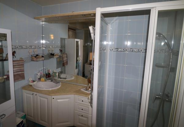 Maison de village en pierre rénovée avec dépendances et terrain arboré proche de CUISERY (71)