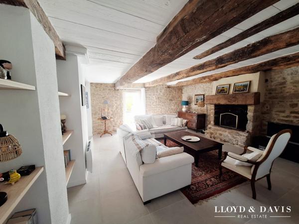 Maison coup de coeur, magnifiquement rénovée, nichée au coeur du village de Queniquen, aux portes de Guerande
