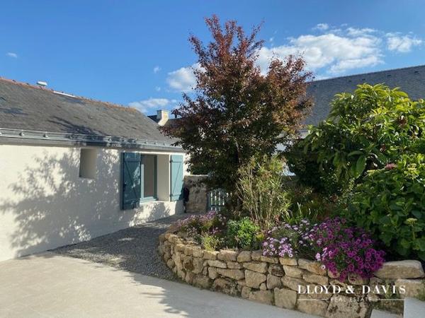 Maison coup de coeur, magnifiquement rénovée, nichée au coeur du village de Queniquen, aux portes de Guerande