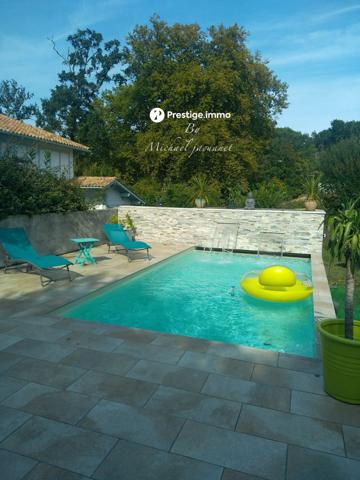 À vendre - Villa, 7 pièces située à Bayonne (64100)