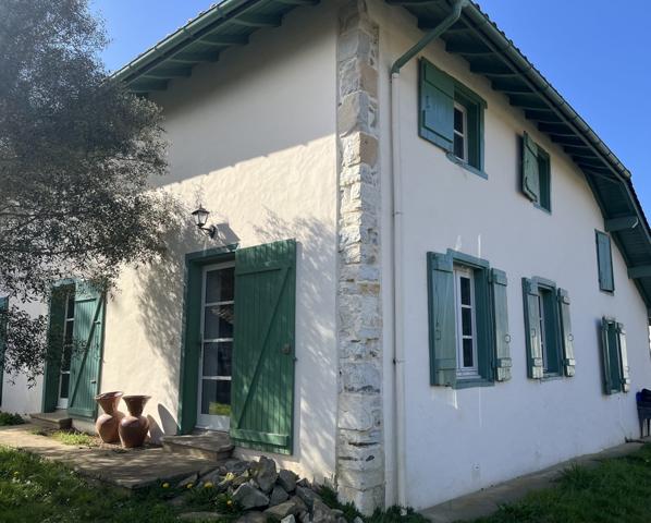 À vendre - Villa, 7 pièces située à Bayonne (64100)