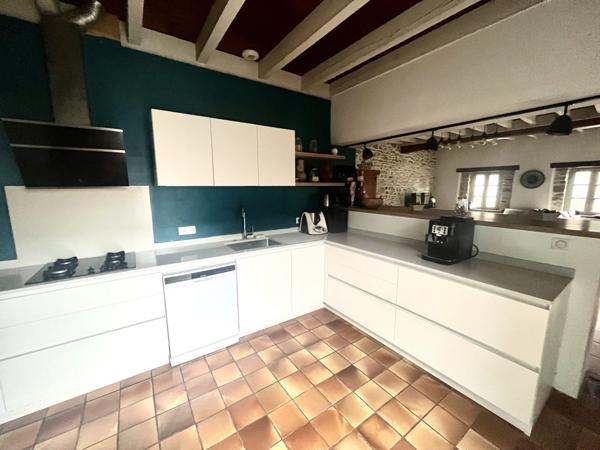 À vendre - Villa, 7 pièces située à Bayonne (64100)