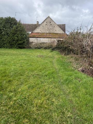 terrain à construire tout clôturé de 740 m²