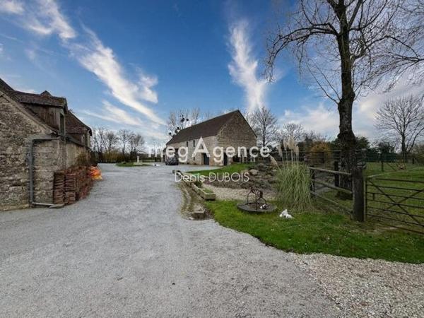 Maison à Mortagne-au-Perche, 61400 - 10 pièces 360m²