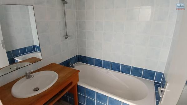 A vendre t2 à Saint-Denis dans une résidence de standing avec piscine et gardien