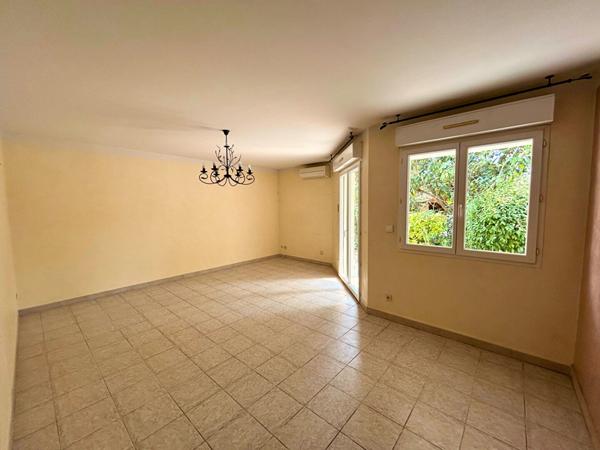 Grabels centre, T3 lumineux avec jardin !