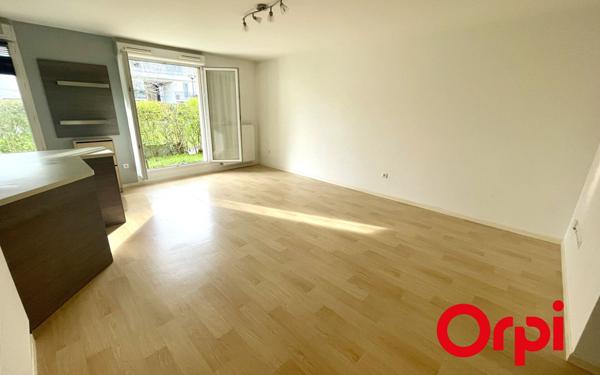 Appartement à vendre    3 pièces • 70 m2 Montigny-le-Bretonneux