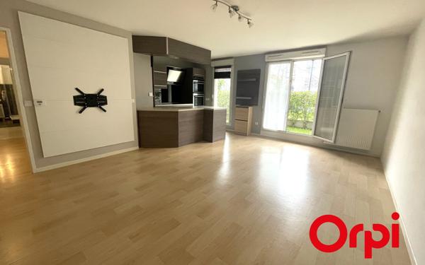 Appartement à vendre    3 pièces • 70 m2 Montigny-le-Bretonneux