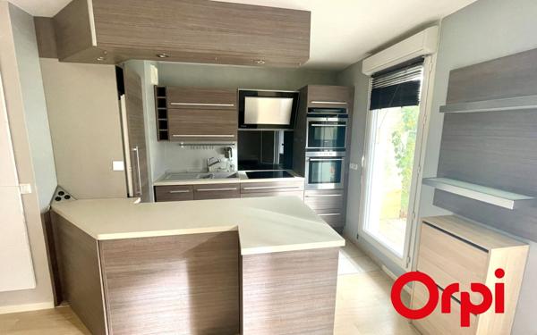 Appartement à vendre    3 pièces • 70 m2 Montigny-le-Bretonneux