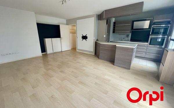 Appartement à vendre    3 pièces • 70 m2 Montigny-le-Bretonneux
