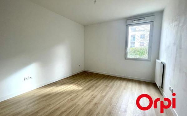 Appartement à vendre    3 pièces • 70 m2 Montigny-le-Bretonneux