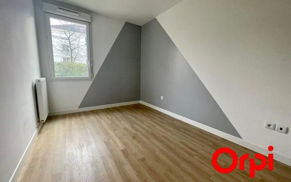 Appartement à vendre    3 pièces • 70 m2 Montigny-le-Bretonneux