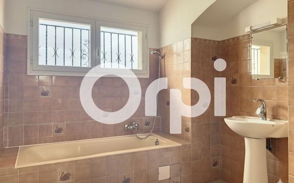 Maison à louer    6 pièces •  Saleilles