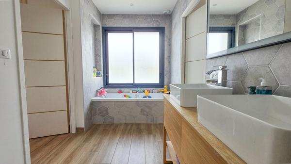 Maison 5 pièces 150 m2