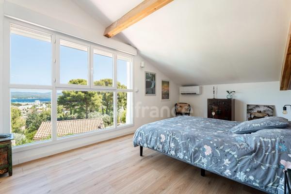 Appartement DUPLEX à vendre 5 pièces LA CIOTAT (13) Jardin 745 m² - Piscine - Parking - Cave