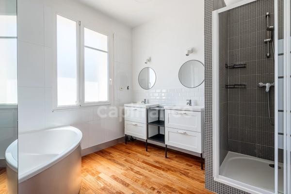 Appartement DUPLEX à vendre 5 pièces LA CIOTAT (13) Jardin 745 m² - Piscine - Parking - Cave