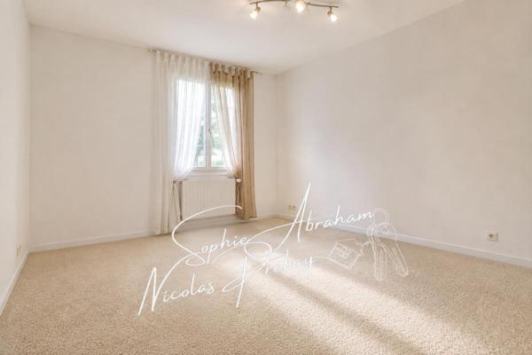 Maison individuelle sur sous-sol total, 4 chambres avec jardin