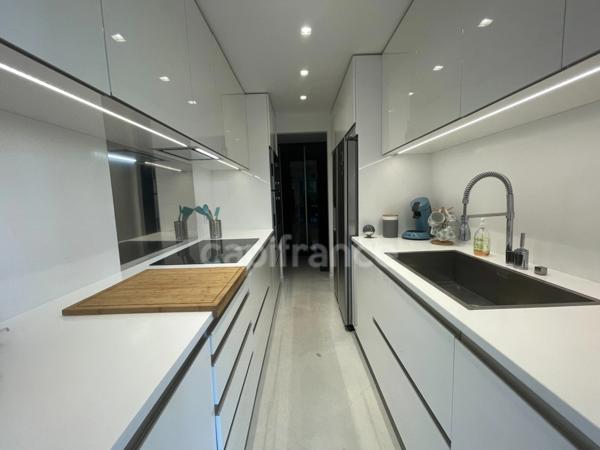 Cannes, 100m de la plage, piscine extérieure, intérieure, sauna, hammam, possibilité garage en sous-sol...