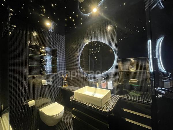 Cannes, 100m de la plage, piscine extérieure, intérieure, sauna, hammam, possibilité garage en sous-sol...